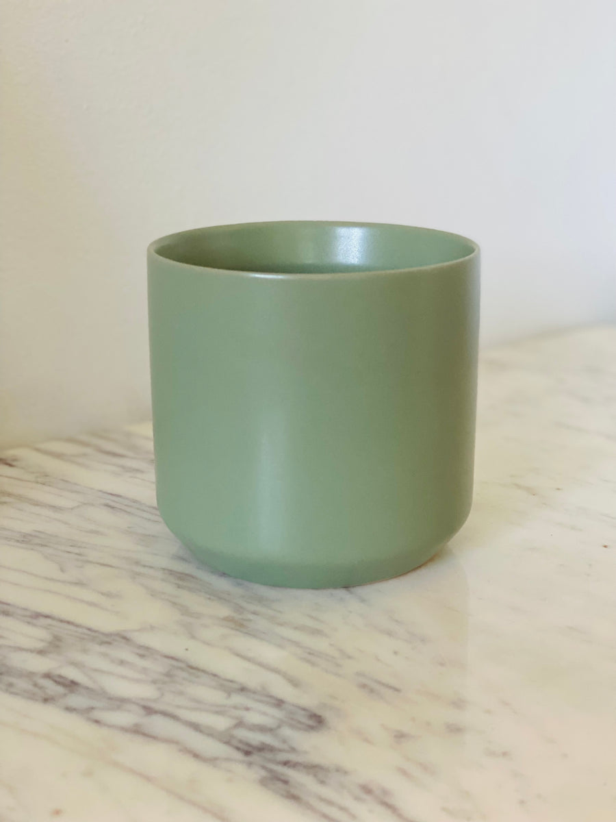 Modern Matte Pot in Olive - 4.75