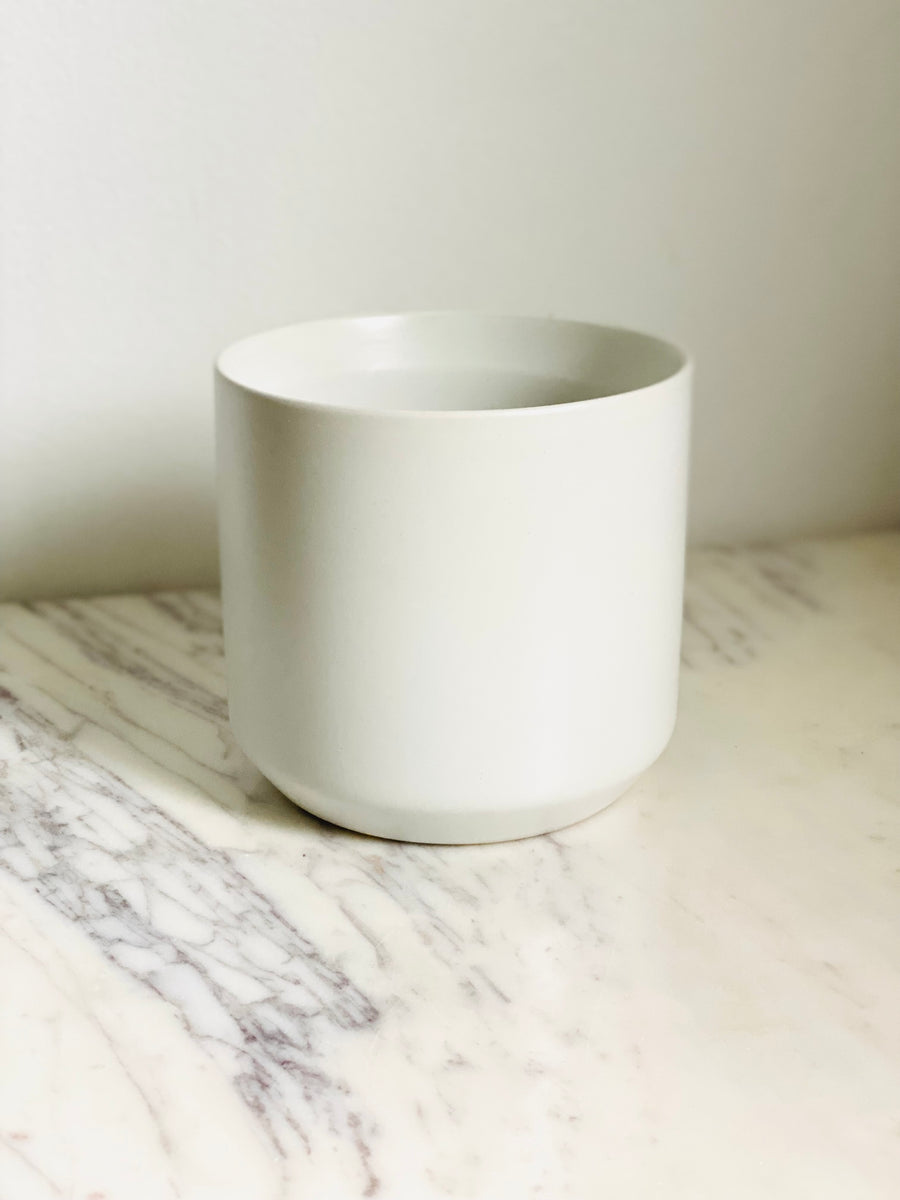 Modern Matte Pot in White - 4.75