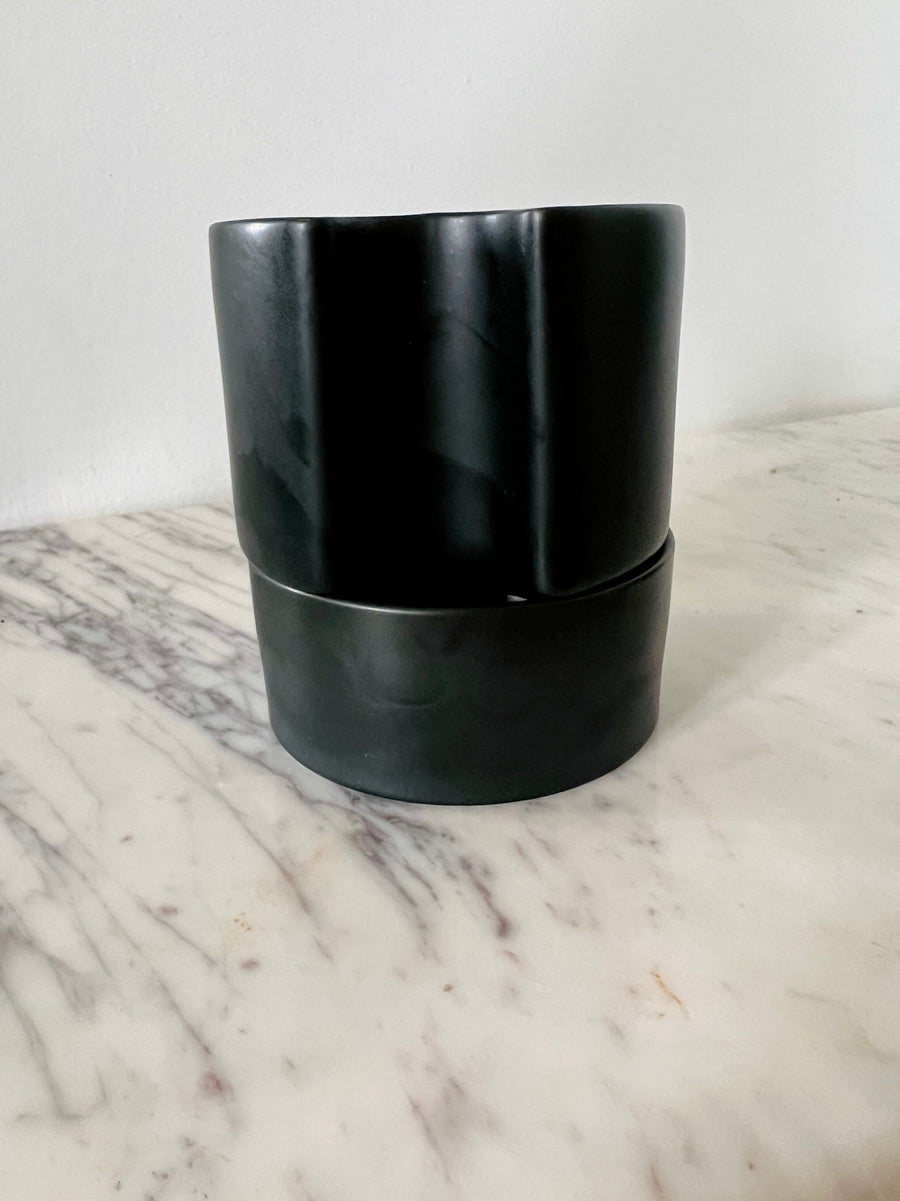 Oliver Self Watering Pot - Matte Black - Fits 4